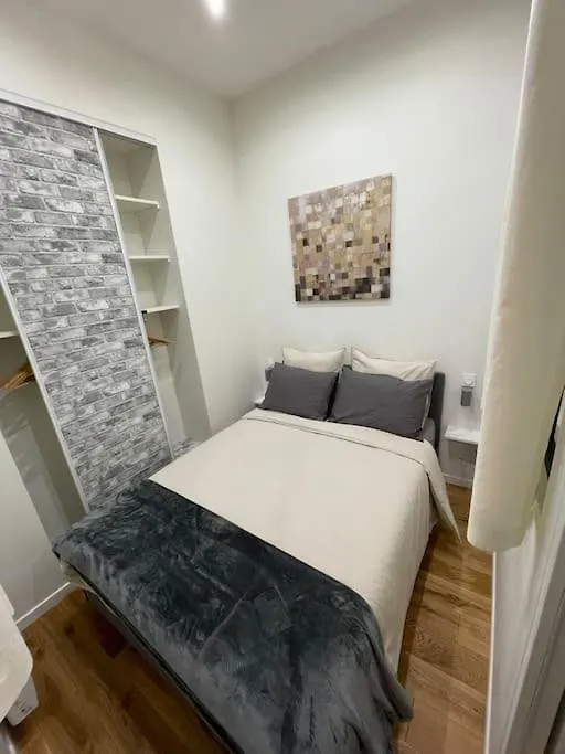 Brand New Flat Eiffel Tower *
